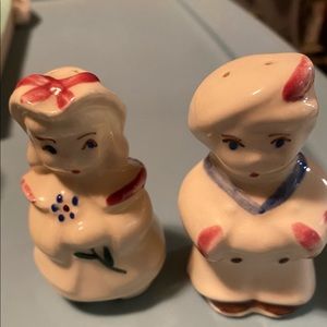 Shawnee Antique Sailor salt/pepper set